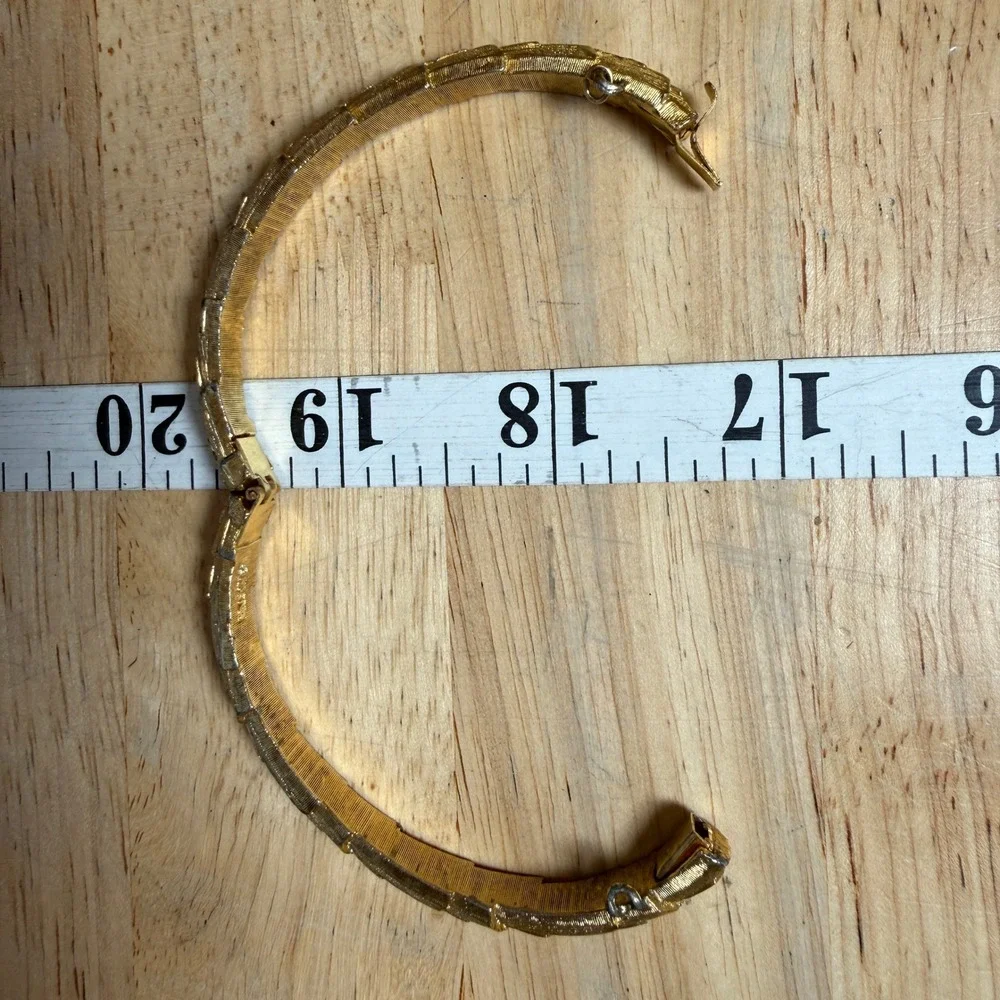Lisner‎ Hinged Bangle Gold Tone Textured Wheat Leaf Botanical Statement